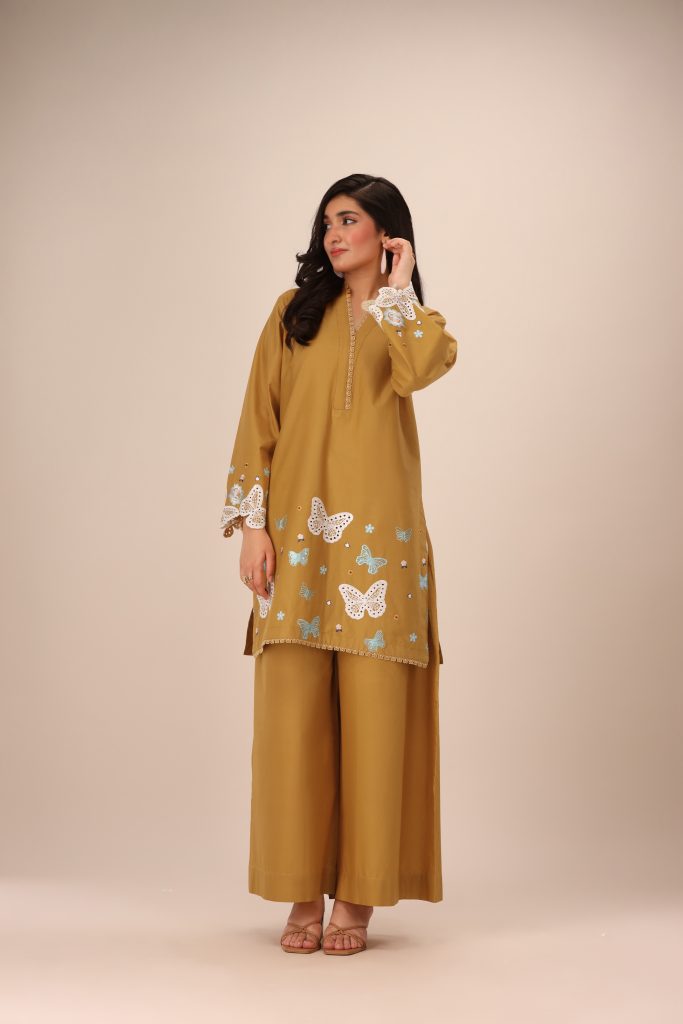 Golden Flutter – Luxury Embroidered Cambric Prêt
